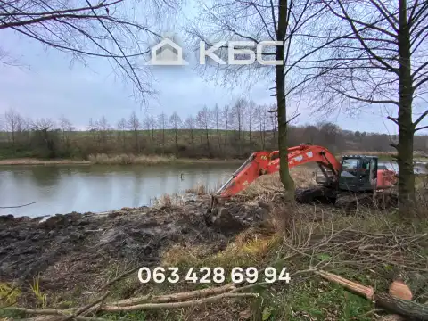 Очищення водойм в Києві та області